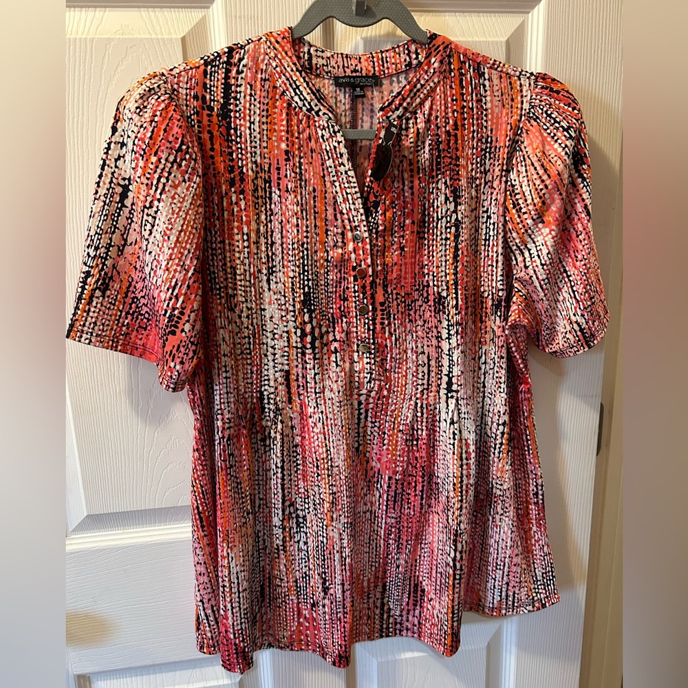 Ava & Grace 1X Choral, White & Black Abstract Pattern Blouse Short Sleeves NWT